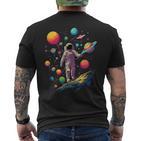 Astronaut Im Weltall Mit Planeten Und Galaxie T-Shirt mit Rückendruck