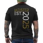 Graduation Master Est 2025 Golden Outfit Master Exam T-Shirt mit Rückendruck