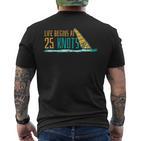 Windsurfing Life Begins At 25 Knot Surfer Saying T-Shirt mit Rückendruck