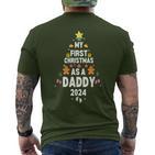 First Christmas As A Daddy 2024 Pregnancy Announcement T-Shirt mit Rückendruck