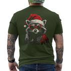 Raccoon With Christmas Hat Christmas T-Shirt mit Rückendruck