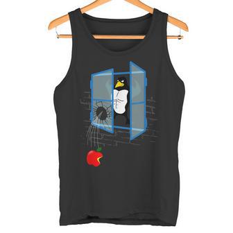 Brawny Linux Penguin Smashed Window With Bitten Apple Tank Top - Geschenkecke