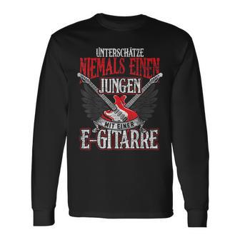 Underestimate A Boy With An Electric Guitar Langarmshirts - Geschenkecke