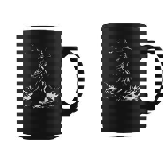 Bruja Con Escoba En El Fuego Hechizo Brujas Magia Culto A La Bruja Taza de café - Regaloses