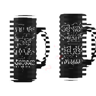 Las Chicas Buenasan Al Cielo Las Chicas Malasan A Todas Partes Gracioso Cuello Taza de café - Regaloses