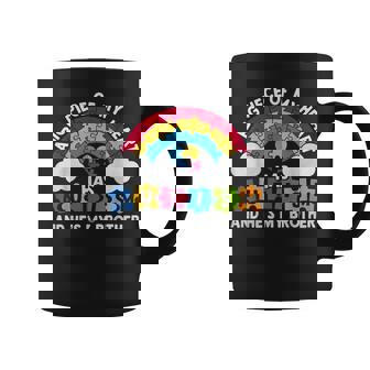 Un Gran Pedazo De Mi Corazón Tiene Autismo Y Él Es Mi Hermano Taza de café - Regaloses