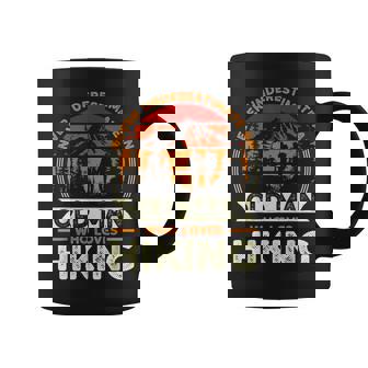 Never Underestimate An Old Man Who Loves Hiking Vintage Graphic Print Coffee Mug - Monsterry