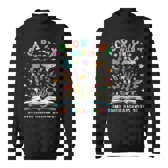 Color Our World Summer Reading 2025 Librarian Sweatshirt | Mazezy