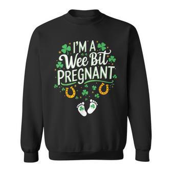 I'm A Wee Bit Embarazada Día De San Patricio Mamá Mamá Madre Camisa de entrenamiento - Regaloses