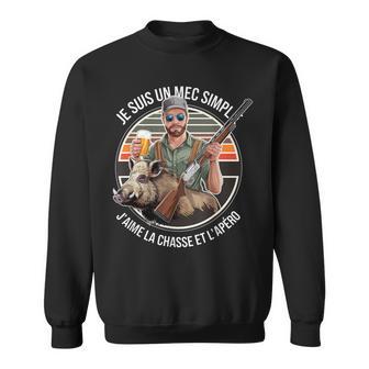 Je Suis Un Mec Simple J’Aime La Chasse Et L’Apéro Humour Sweater e - Cadeauxyz