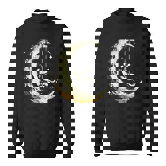 Vintage Astronauta Con Luna Swing En El Espacio Camisa de entrenamiento - Regaloses