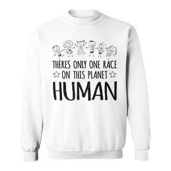 Una Raza La Igualdad Humana Antirracista Celebra La Diversidad Camisa de entrenamiento - Regaloses