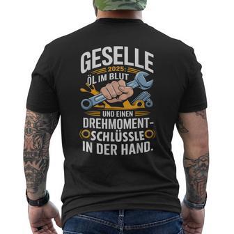 Azubi Ausbildung Bestandene Gesellenprüfung Geselle 2025 T-Shirt mit Rückendruck - Geschenkecke