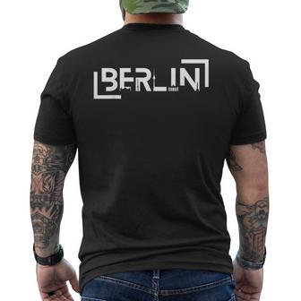 Berlin With Iconic Landmark Fan Souvenir Love T-Shirt mit Rückendruck - Geschenkecke