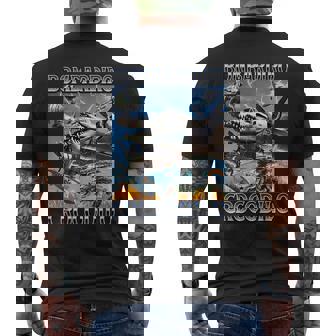Bombardiro Crocodilo Italian Brain Red Meme S T-Shirt mit Rückendruck - Geschenkecke