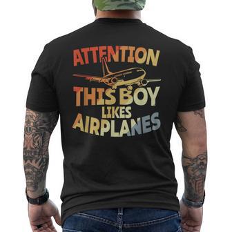 This Boy Likes Planes Aviation Boys T-Shirt mit Rückendruck - Geschenkecke