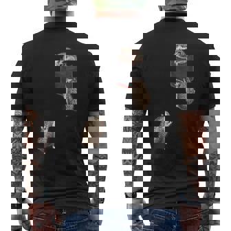 Cute Playful Hedgehog Trio Playing In Pocket T-Shirt mit Rückendruck - Geschenkecke