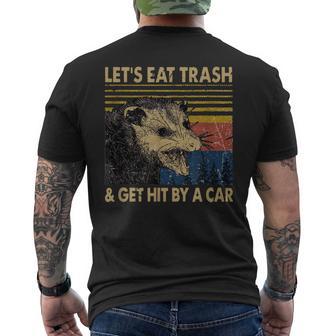 Lets Eat Trash And Get Hit By A Car -Intage Opossum T-Shirt mit Rückendruck - Geschenkecke