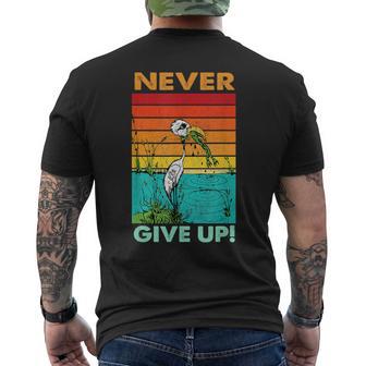 Never Ever Give Up Motivational T-Shirt mit Rückendruck - Geschenkecke