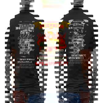 Feuerwehrmann Spruch Feuerwehrauto Lustiges Feuerwehr T-Shirt mit Rückendruck - Geschenkecke