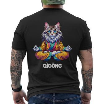 Cat Maine Coon Meditation Practice Qigong Chi Energy T-Shirt mit Rückendruck - Geschenkecke