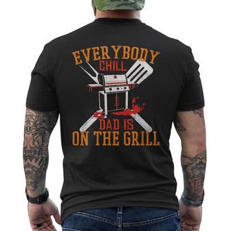 Saying Dad Is On The Grill For Dad On Father's Day T-Shirt mit Rückendruck - Geschenkecke