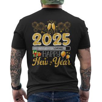 Happy New Year 2025 Loading Fireworks Champagne Lover T-Shirt mit Rückendruck - Geschenkecke