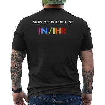 Humorous Statement My Gender Is InIhr T-Shirt mit Rückendruck - Geschenkecke