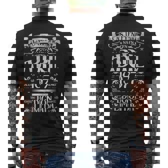Las Leyendas Nacen En Abril De 1977 47 Años Cumpleaños Camiseta Hombre Estampado Espalda - Regaloses