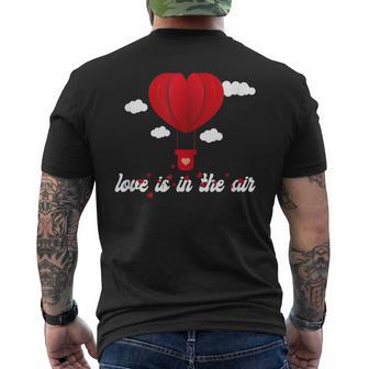 Love Is In The Air StAlentine's Day T-Shirt mit Rückendruck - Geschenkecke