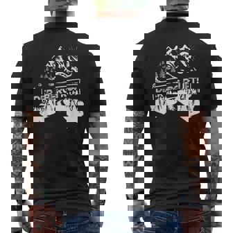 Mountain Hiking I Der Berg Ruft Bergsteiger T-Shirt mit Rückendruck - Seseable