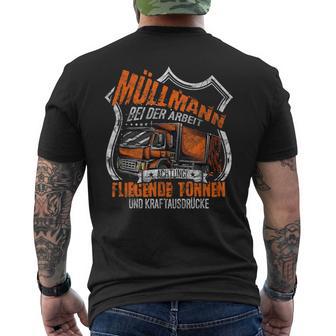 Müllmann Bei Der Arbeit Müllwerker Müllfahrer T-Shirt mit Rückendruck - Geschenkecke