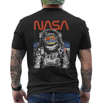 Nasaintage Astronaut Moon Walk Reflection Graphic T-Shirt mit Rückendruck - Geschenkecke