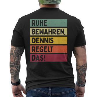 Peace Keep Dennis Regelt The Saying In Retro Colours T-Shirt mit Rückendruck - Geschenkecke