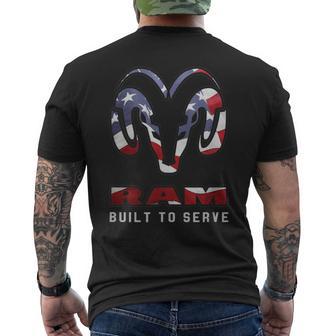 Ram Trucks Americana Built To Serve T-Shirt mit Rückendruck - Geschenkecke