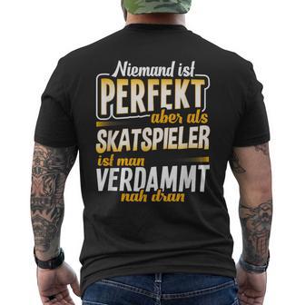 Skatspieler Skat Card Games Slogan T-Shirt mit Rückendruck - Geschenkecke