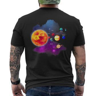 Solar System Motif With Sun Planets Stars Galaxies T-Shirt mit Rückendruck - Geschenkecke