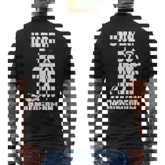 Sous Gestion Amusantes Enterrement Deie De Garçon T-shirt imprimé au dos - Cadeauxyz