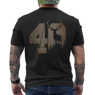 Stag Motif For Hunters 40S Birthday Or Anniversary T-Shirt mit Rückendruck - Geschenkecke