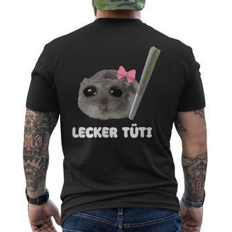 Tasty Tüti X Sad Hamster Meme Grass Bag Cannabis T-Shirt mit Rückendruck - Geschenkecke