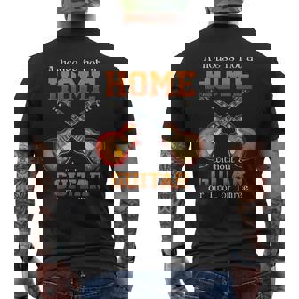 Une Maison N'est Pas Une Maison Sans Guitare Ou Deux Ou Trois T-shirt imprimé au dos - Cadeauxyz