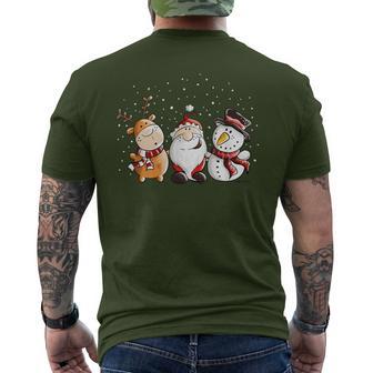 Santa Claus Reindeer And Snowman In The Snow I Christmas T-Shirt mit Rückendruck - Geschenkecke