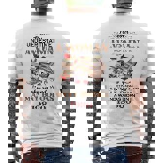 1980 A Woman Who Reads Many Books Men's T-shirt Back Print | Mazezy
