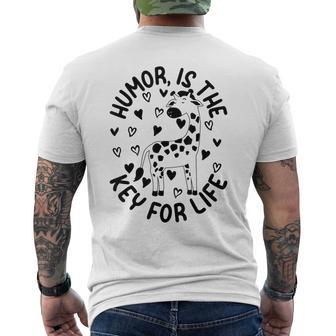 Amateur De Girafes L'humour Est La Clé De Laie T-shirt imprimé au dos - Cadeauxyz