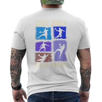 Children's Cool Boys Playing Handball Handball Player T-Shirt mit Rückendruck - Geschenkecke