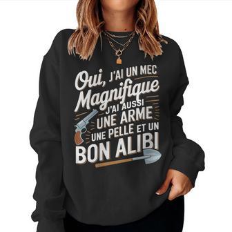 Oui J'ai Un Mec Magnifique Cadeau Couple Stalentin Sweat-shirt pour femme - Cadeauxyz