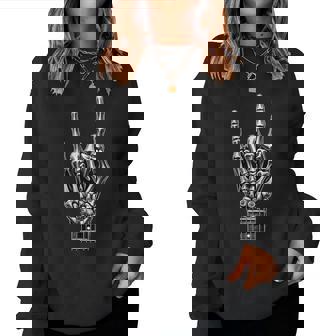 Skeleton Hand Graphic For Music Fans Noir Squelette Rock Cool es-Adultes Coupe Classique Manche Courte Sweat-shirt pour femme - Cadeauxyz