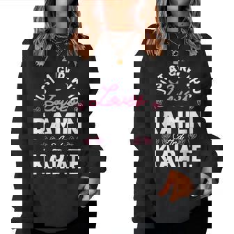 Solo Una Chica Que Ama El Ramen Y El Karate Es Regalos Sudadera Mujer - Regaloses