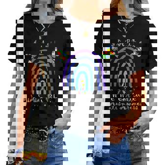 Autism In April We Wear Blue Autism Rainbow Awareness Month Camiseta de mujer - Regaloses