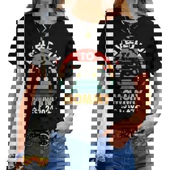 Leveled Up To Mommy 2024 Promoved To Momintage Gamer Camiseta de mujer - Regaloses